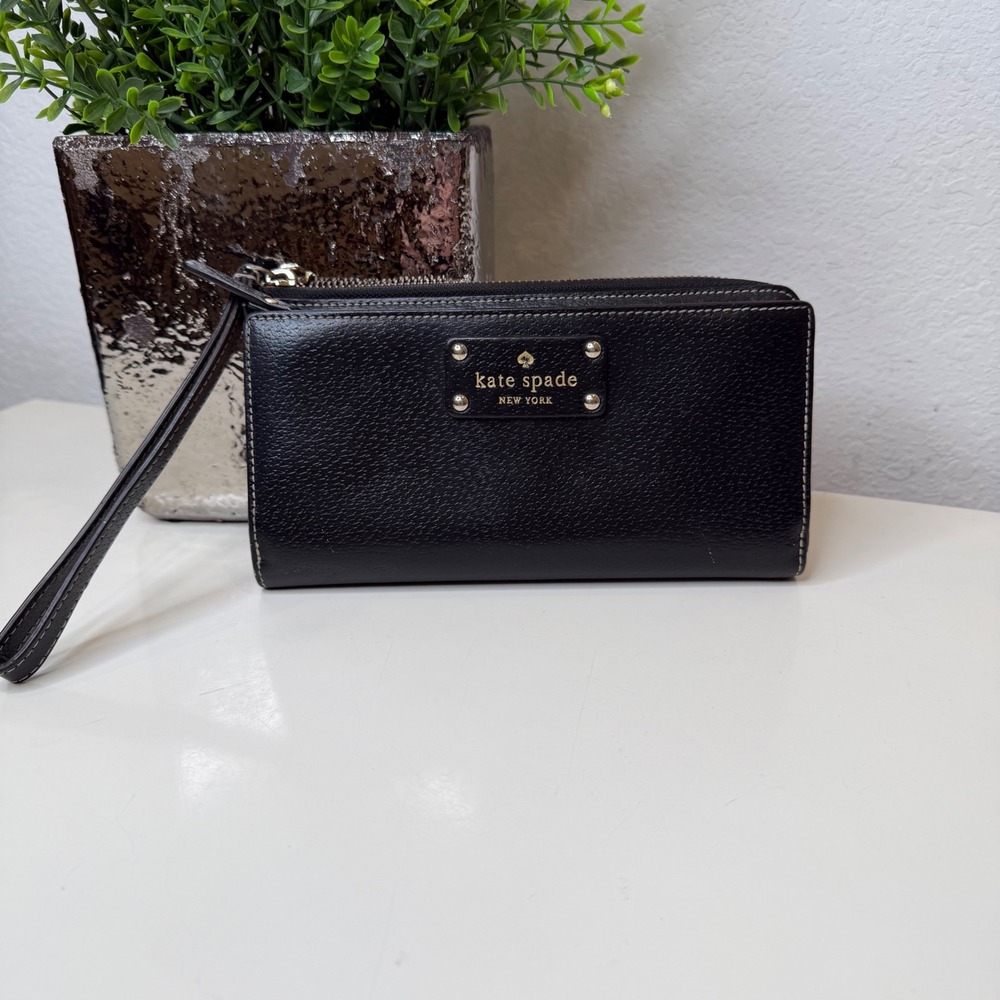 Kate Spade Layton Wellesley Wristlet Wallet Black Pebbled Leather Zip Around OS